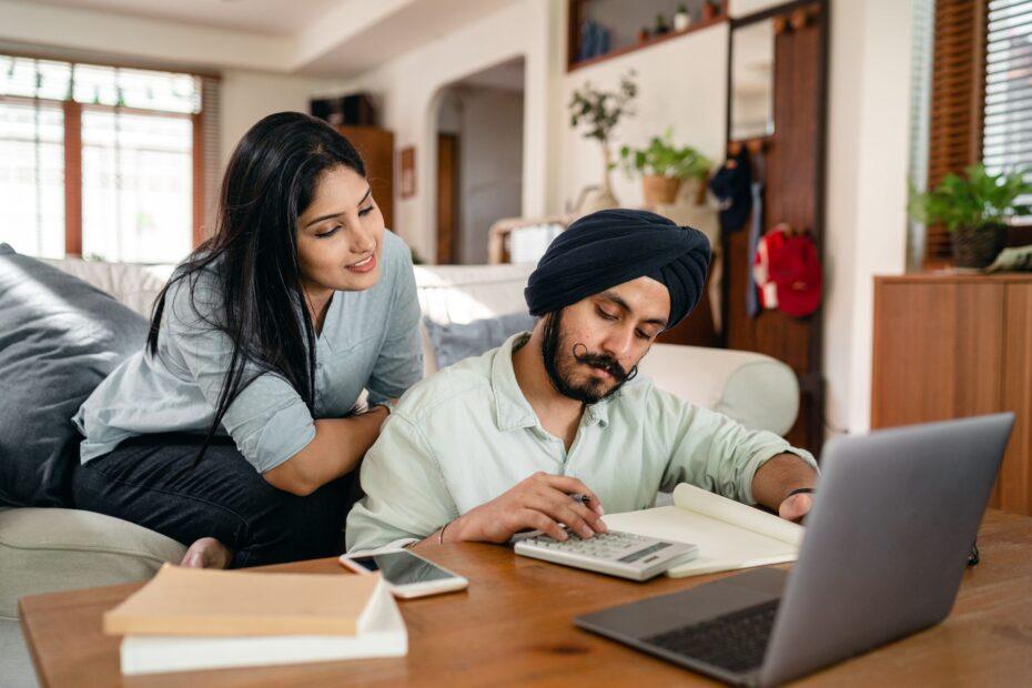 Illustration of How Couples Approach Budgeting When Incomes Are Unequal