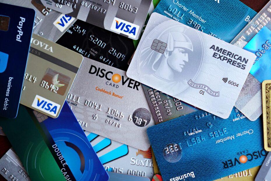 Illustration of How Couples Manage Credit Card Debt Brought Into a Marriage