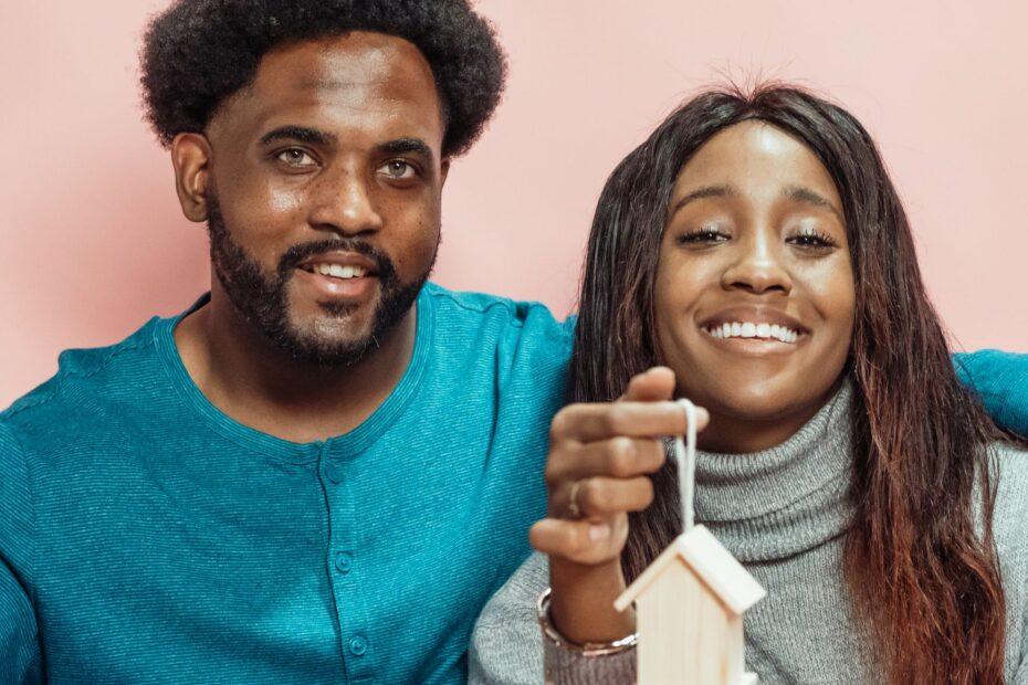 Illustration of How Couples Plan for a Home Purchase Together