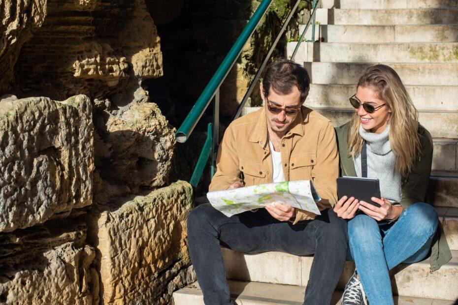 Illustration of How Couples Plan Vacations Without Straining Their Budget