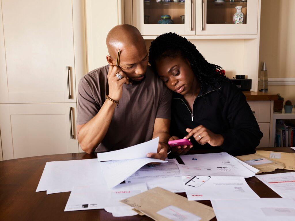 Illustration of The Way Couples Handle Unexpected Medical Expenses Together