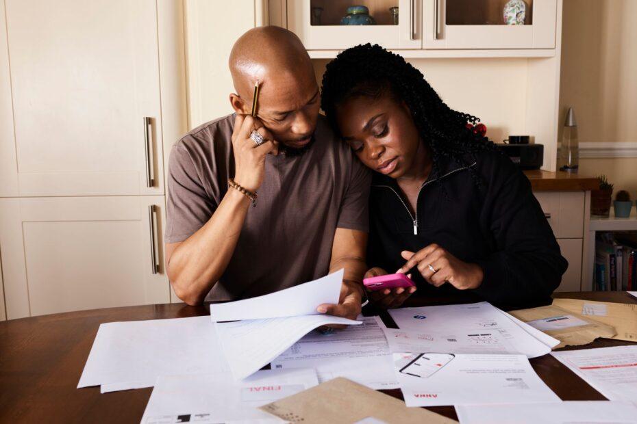 Illustration of The Way Couples Handle Unexpected Medical Expenses Together