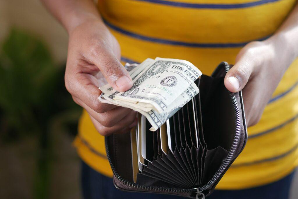 Illustration of The Way Shared Financial Goals Shape Everyday Spending Habits