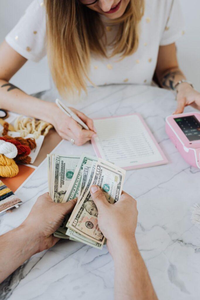 Illustration of Why Some Couples Choose to Keep Separate Savings Accounts