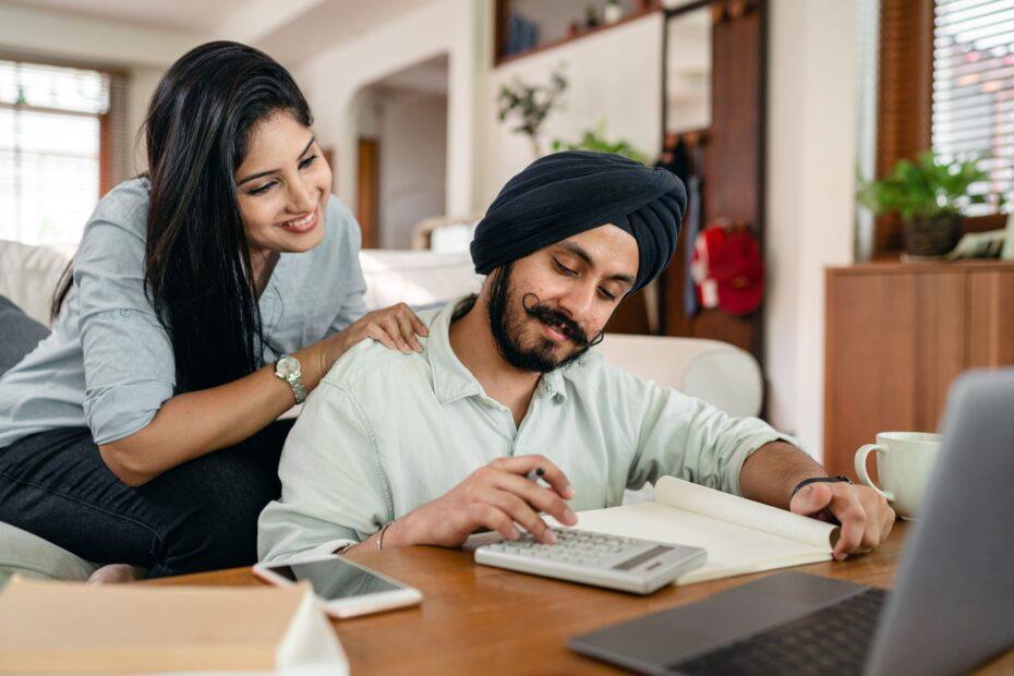 Illustration of Why Some Couples Prefer a Hybrid Approach to Joint Accounts