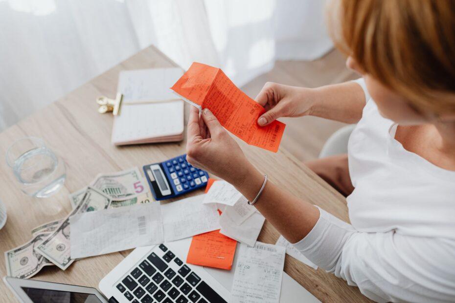 Illustration of Why Some Couples Separate Fun Money From Shared Expenses
